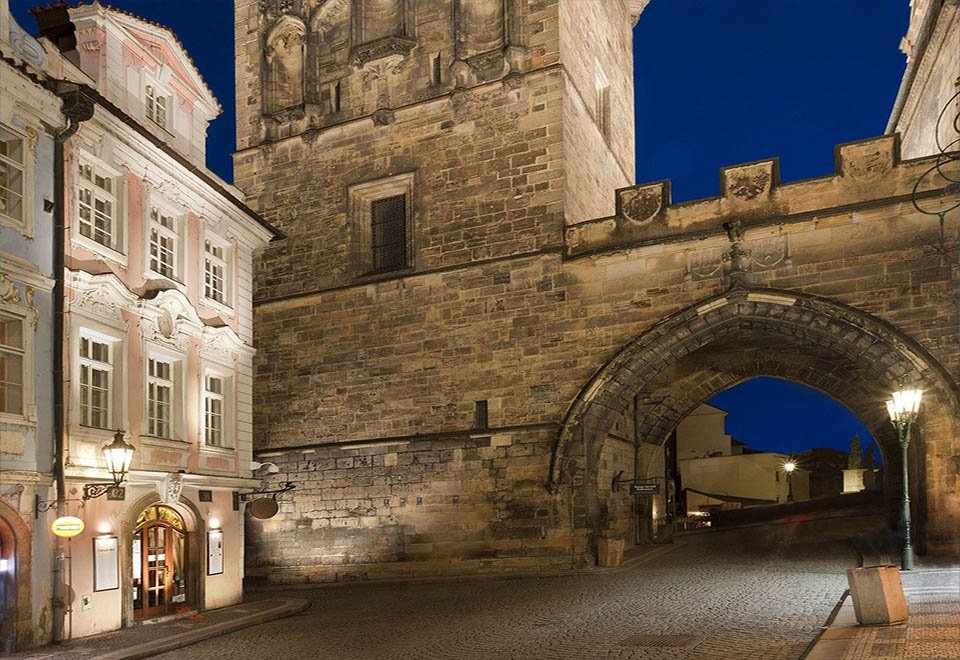 travel_cultural_hotel_pod_věží