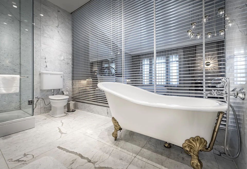 Romantic Penthouse Suite