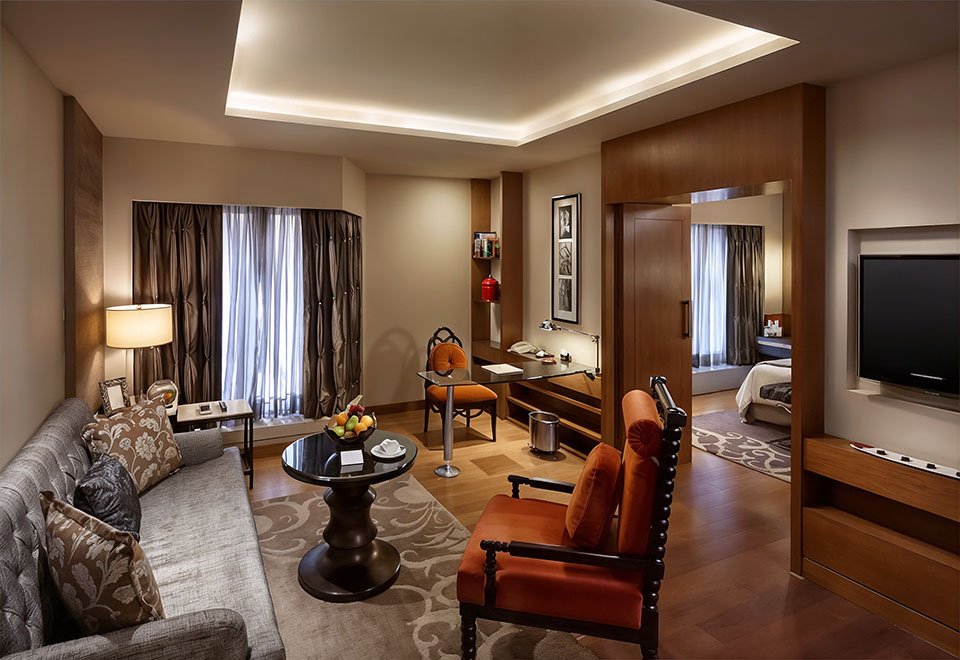 Guest suite, minibar, in-room safe, desk, blackout drapes.