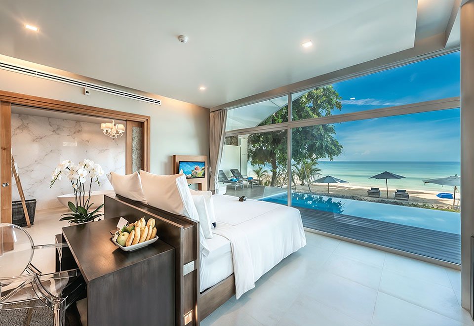 Beachfront Suite